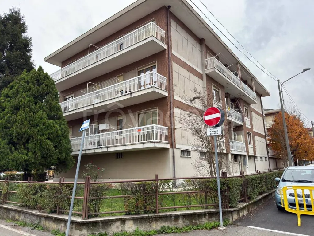 Extérieur - Rearfitted Apartment with Balcony in Ciriè