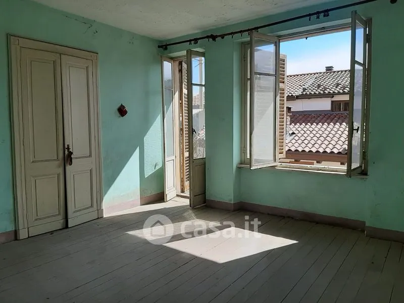 Toad - Terraced House for Renovation in Pettinengo