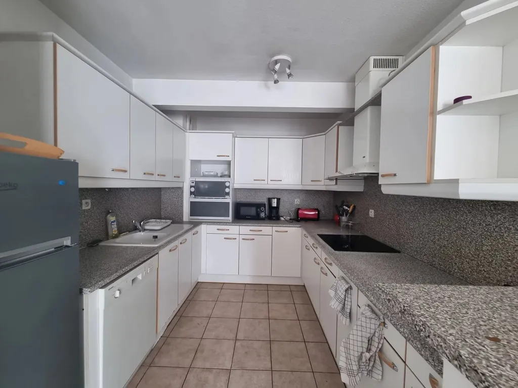 Köök - Student-Friendly Flat with Terrace in Nice