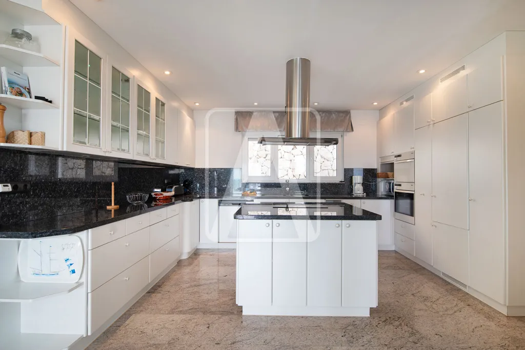 Cuisine - Luxury Villa with Sea Views in Moraira