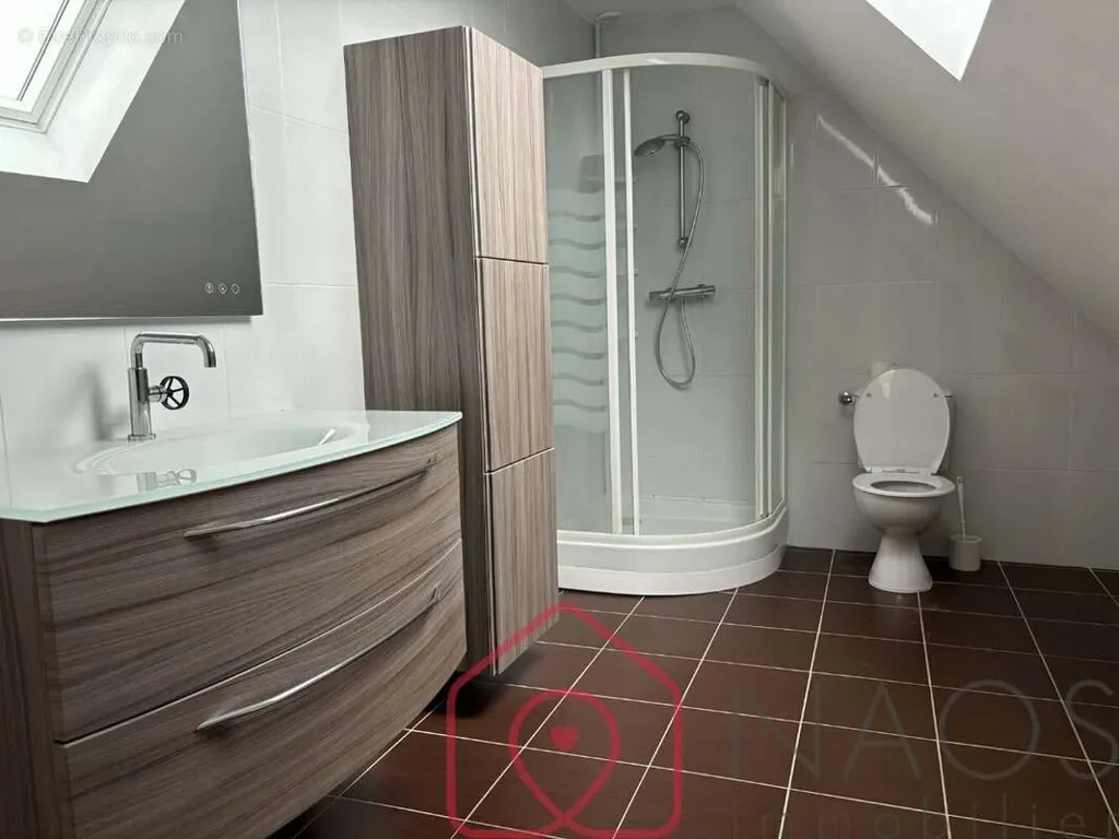 Salles de bain - Maison Bord de Mer avec Grand Potentiel à 118 m²