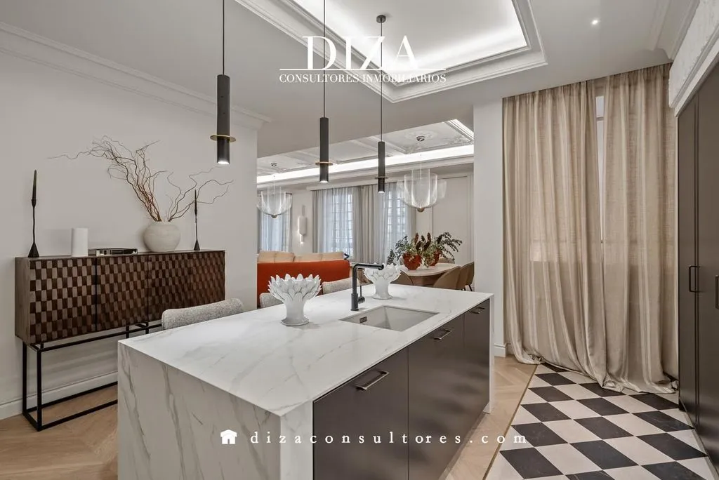 Köök - Luxury 6-Bedroom Apartment in Madrid