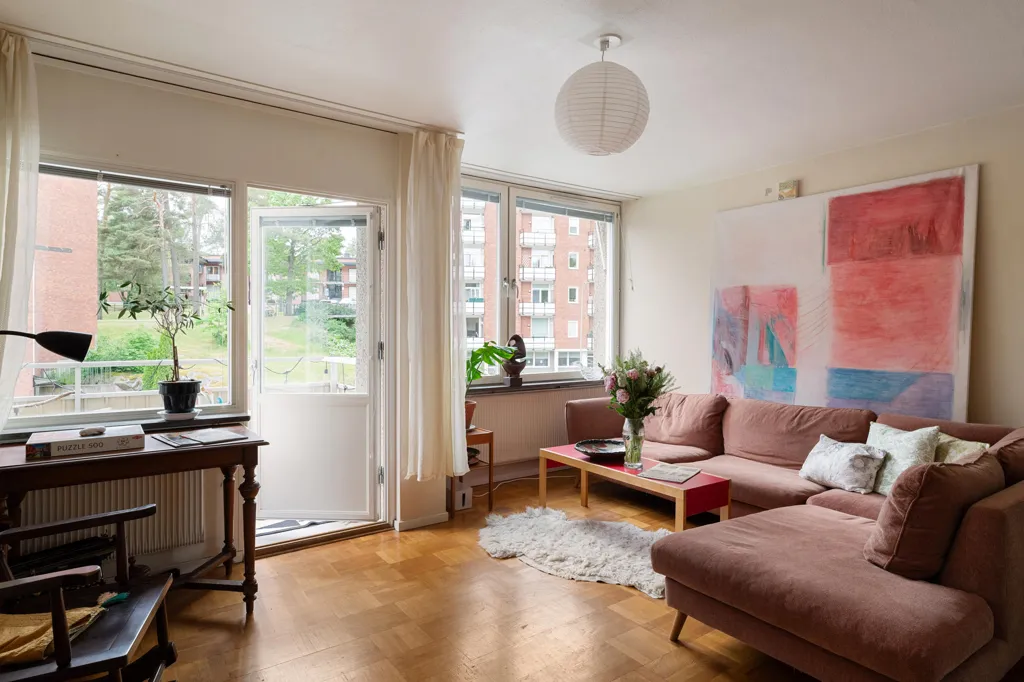 Séjour - Apartment with Balcony in Liseberg, Älvsjö
