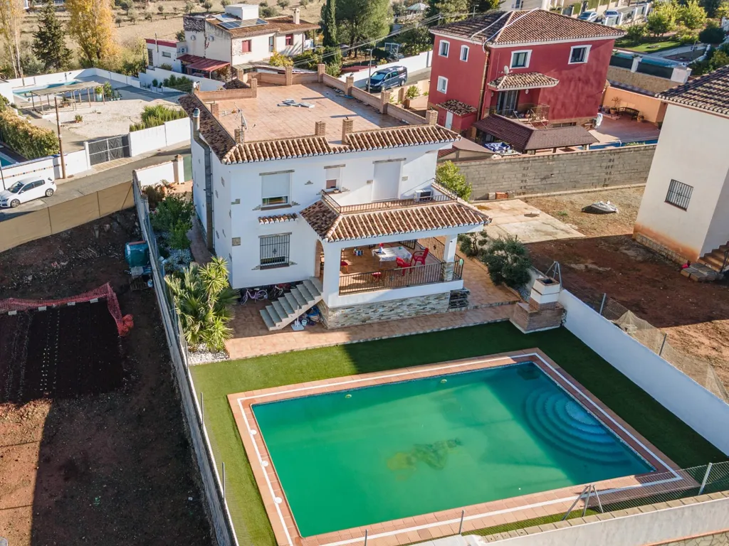 Õhuvaade - Chalet with Pool and Terrace in Otura