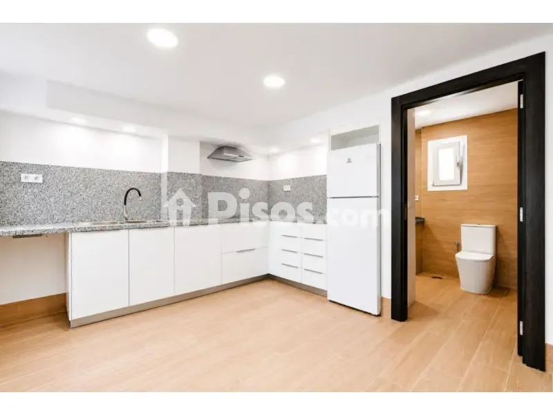 Cuisine - Contemporary Flat with Interior Orientation in Paseo de los Tilos