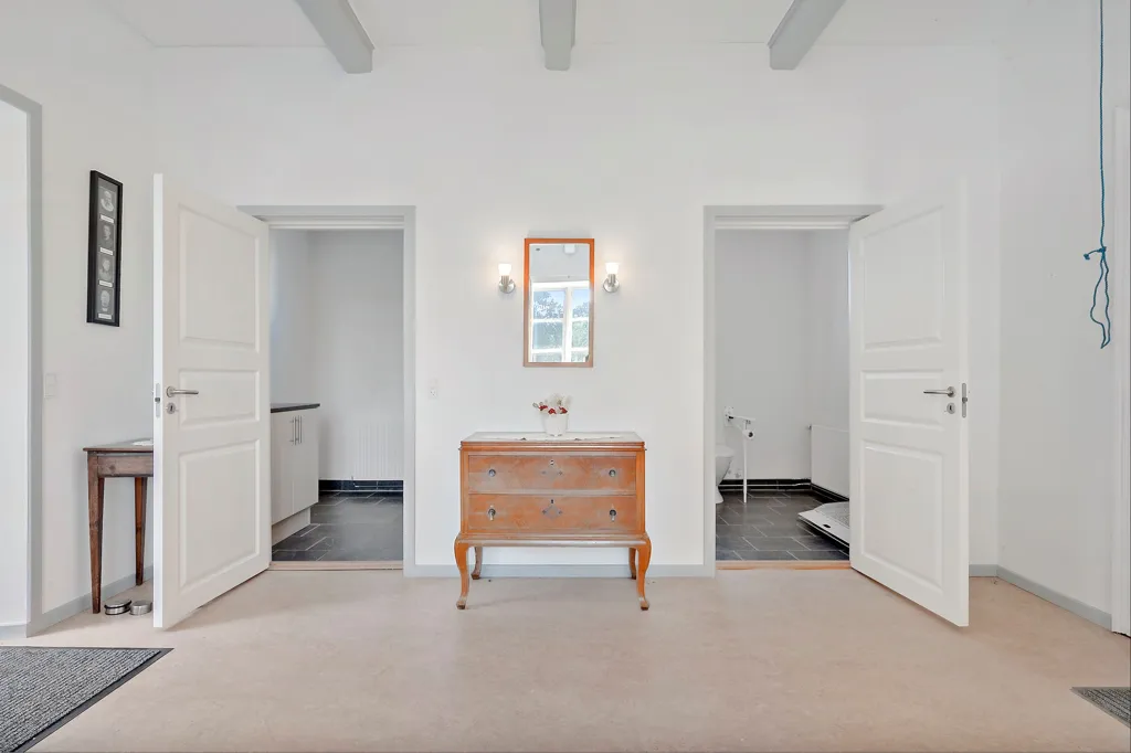 hallway_entrance