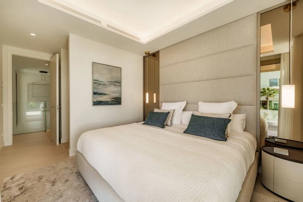 Magamistoad - Triplex with Rooftop Pool in Marbella Golden Mile