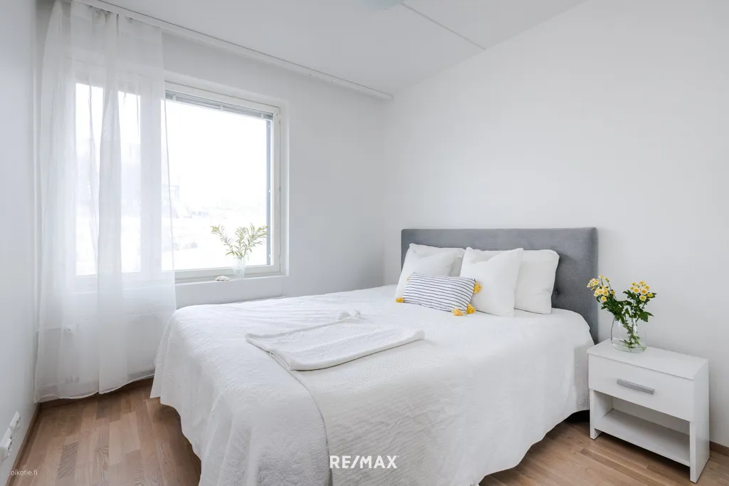 Bedrooms - Modern Apartment with West-Facing Terrace in Länsi-Pasila