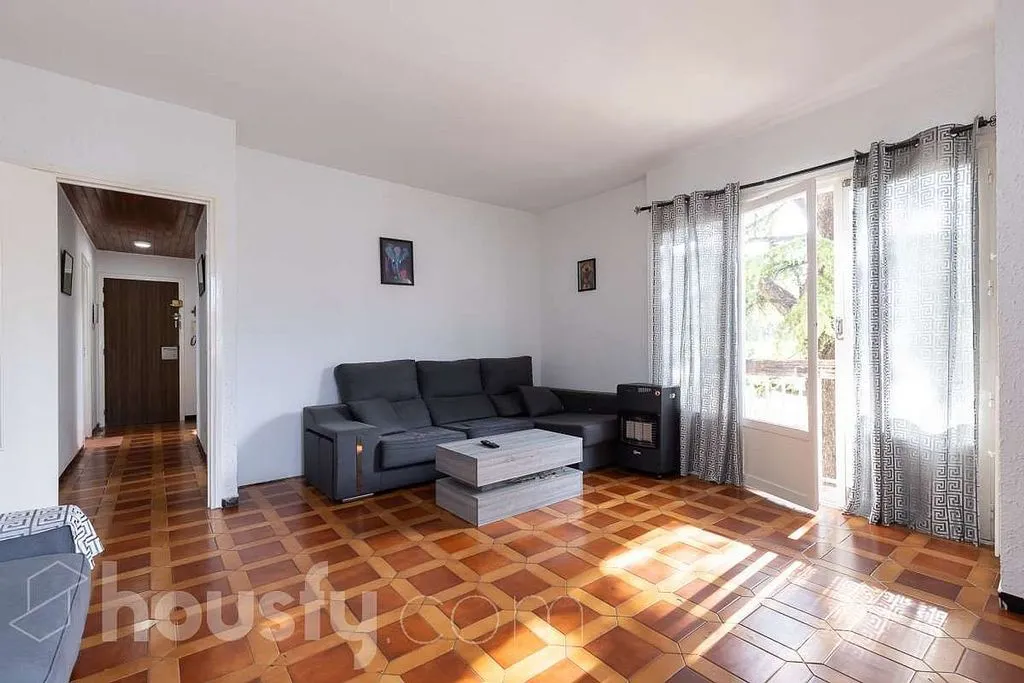 Living Room - Apartment with Balcony in Santa Bàrbara