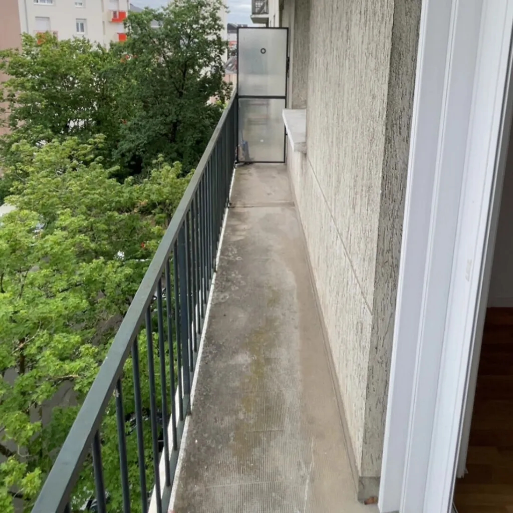 Balcon - Studio avec Balcon et Parking au Centre de Tours