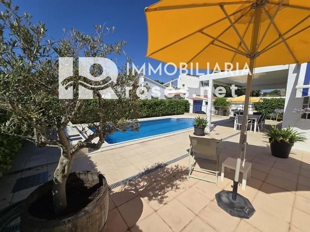 Piscina - Mansion with Pool in Empuriabrava