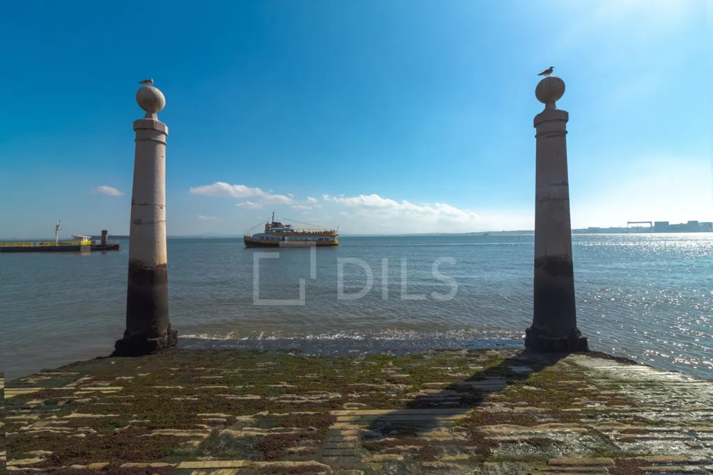 Triplex Apartment with City Views in Baixa, Lisbon