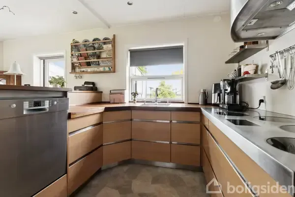Cuisine - 1960s Villa with Garden View in Gunderup