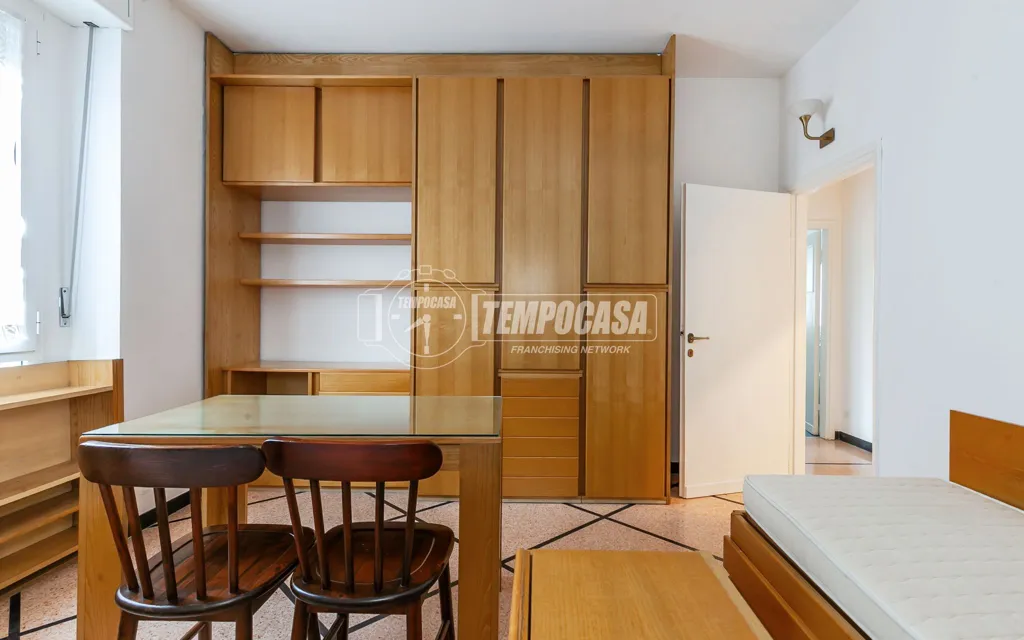 Chambres - Trilocale with Balcony in Milan's Isola