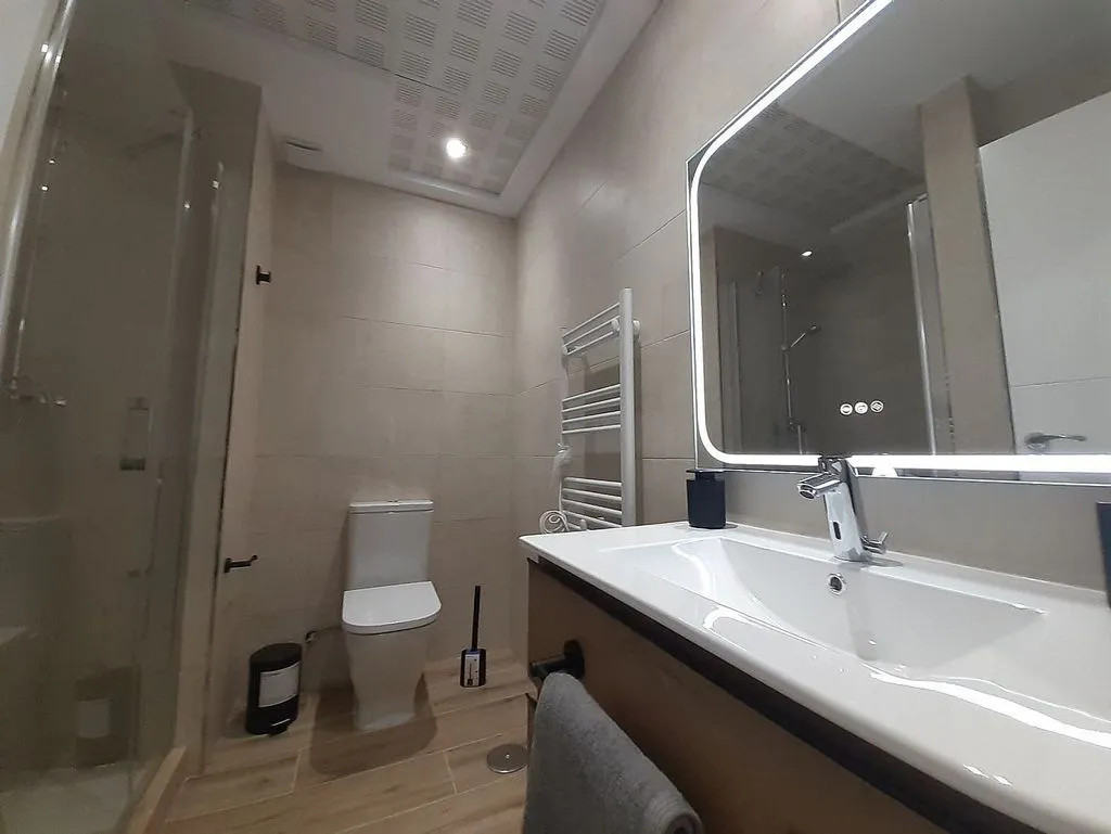Bathrooms - Loft with Park View in Córdoba