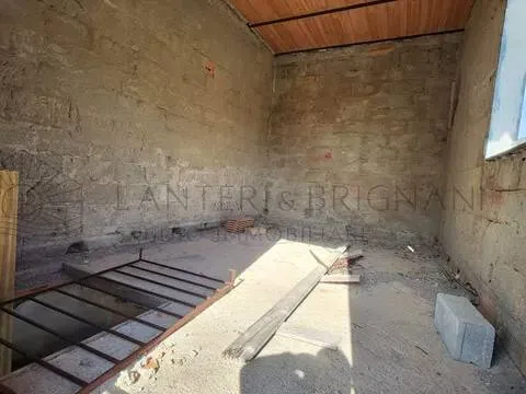 Pièces - Rustic Property with Garden in Camporosso