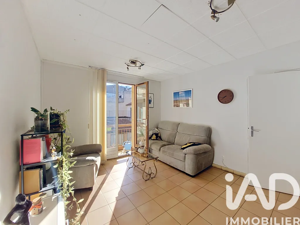 Séjour - Local à Usage de Bureaux avec Balcon à Digne-Les-Bains