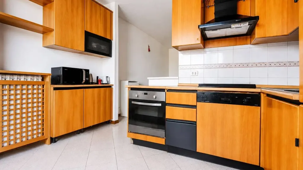 Cucina - Bright 2-Bedroom Apartment with Balcony in Milan