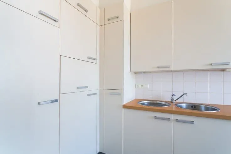 Kitchen - Apartment with Canal View in Antwerp