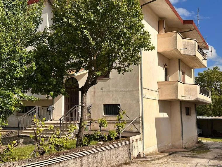 Esterno - Bright Apartment with Panoramic Terrace in Avezzano