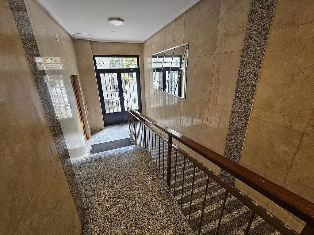 Esik - Apartment with Garage in Salesas