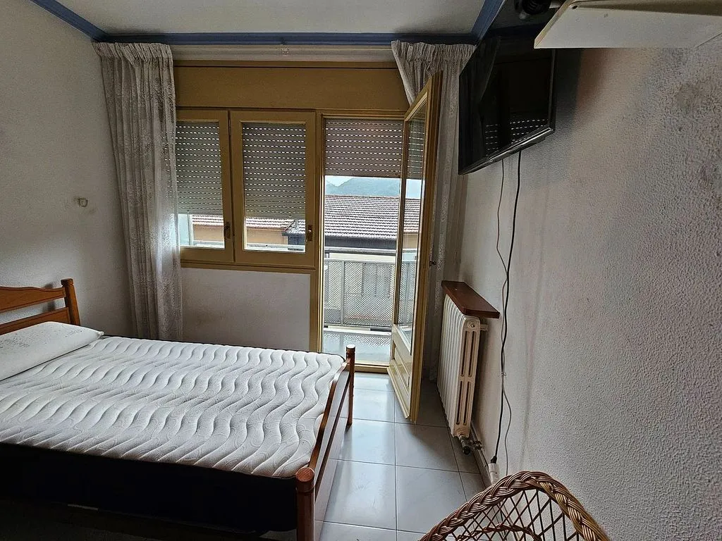Magamistoad - Terraced House with Balcony in Olot