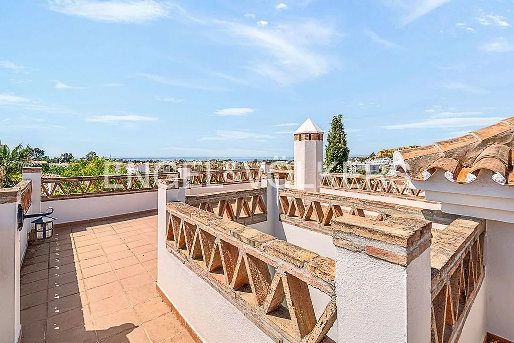 Terrass - Villa with Pool and Sea Views in Estepona