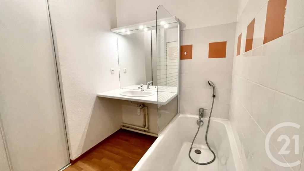 Vannitoad - T2 Apartment with Balcony in Treissac