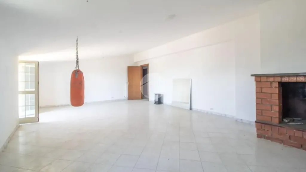 Elutuba - Quadrilocale with Balcony in San Polo dei Cavalieri