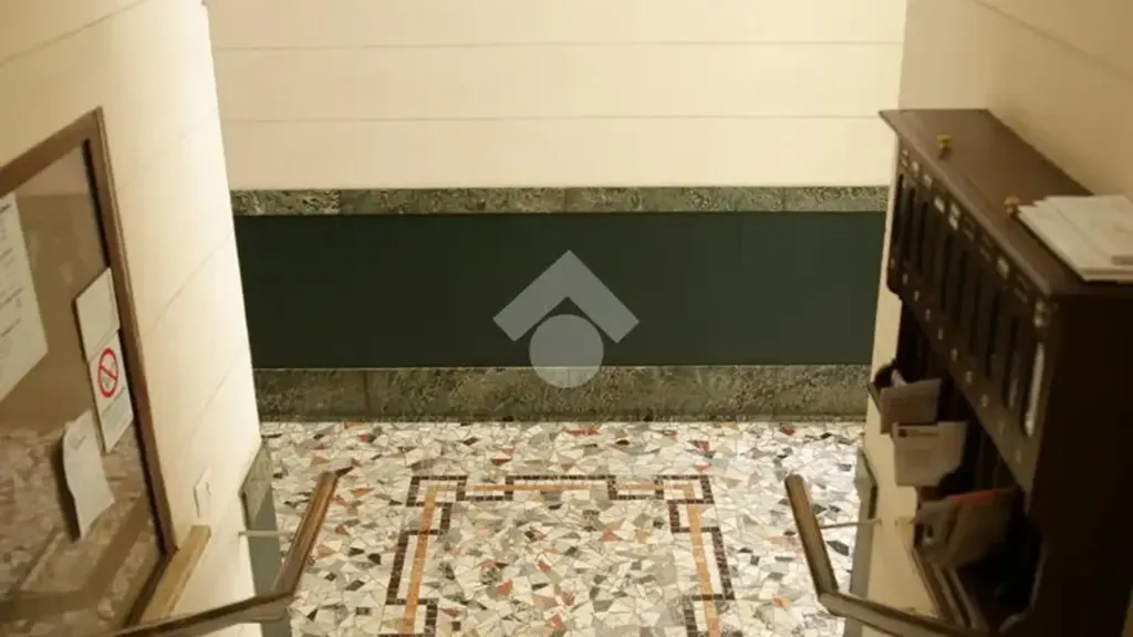 hallway_entrance