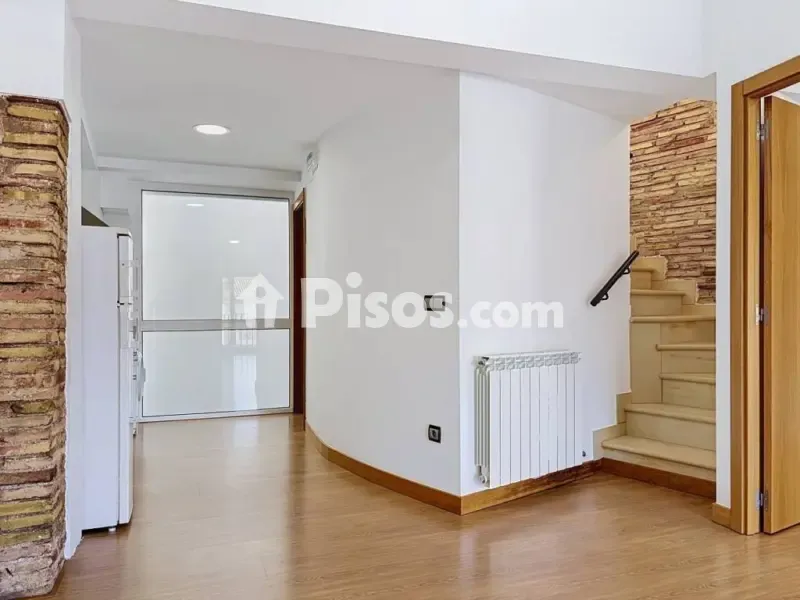 Entrée - Duplex with Balcony Views in Tudela