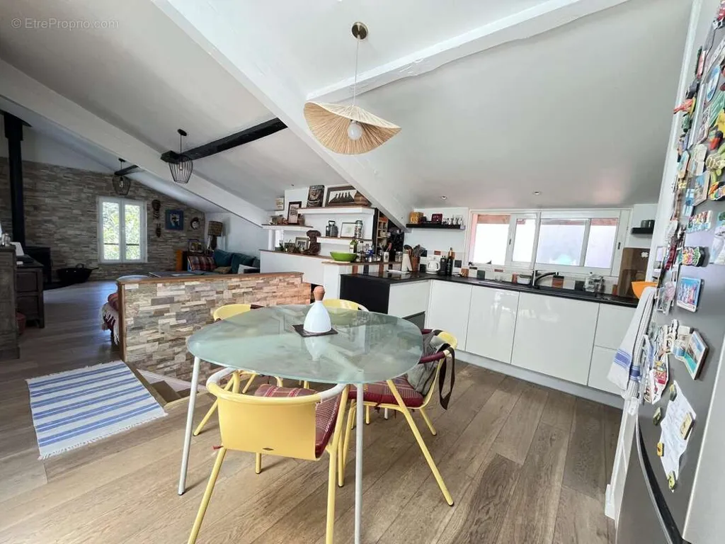 Salle à manger - Appartement Charmant avec Balcon au Port de Plaisance, Anglet
