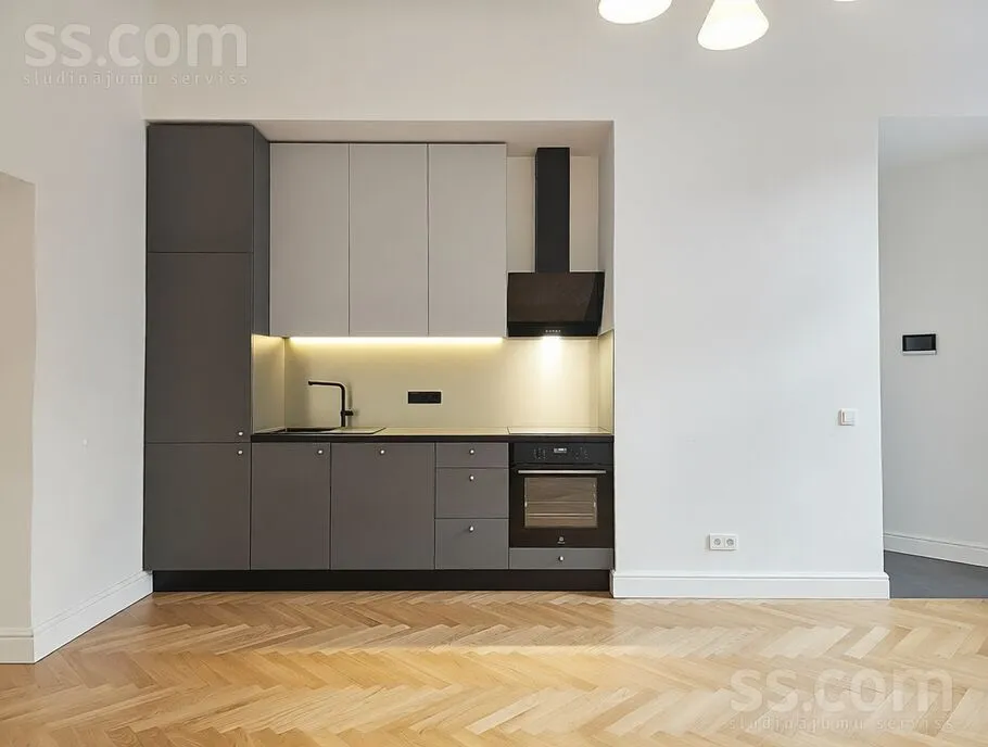 Cuisine - Three-Bedroom Apartment with Central Location in Riga