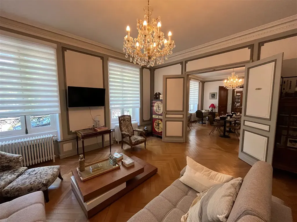 Maison 14 pièces à Nevers