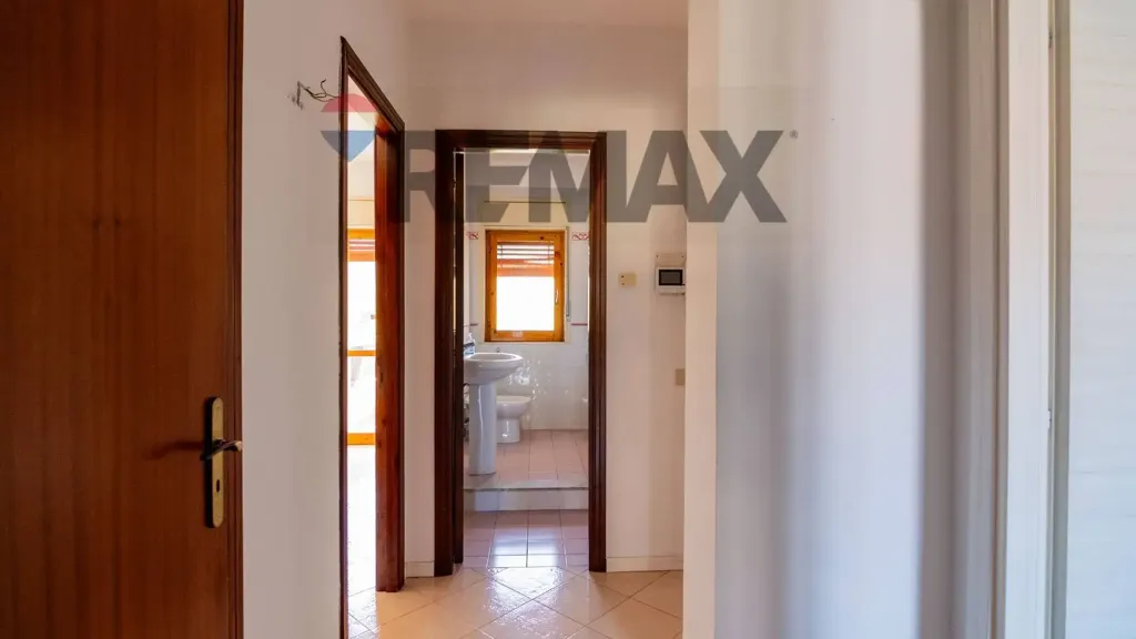 hallway_entrance