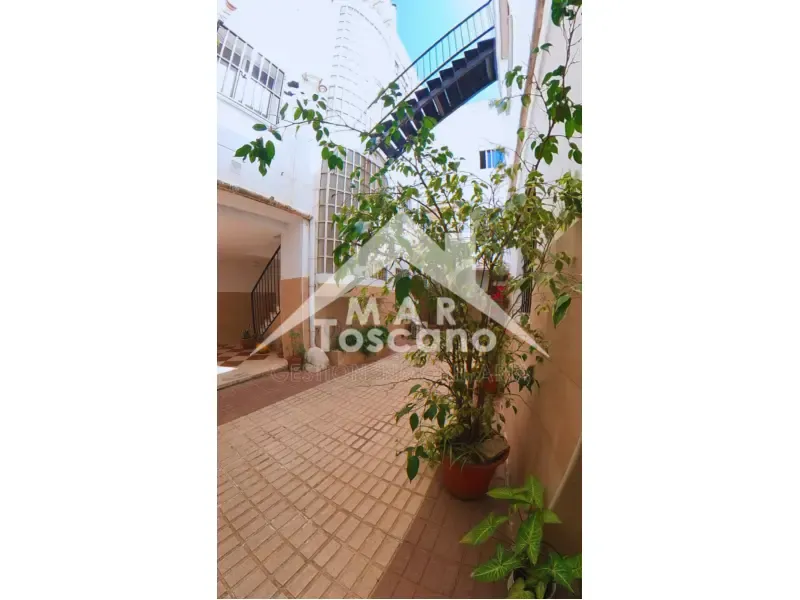 Aed - Duplex with Garden in Calle Sol, Sevilla