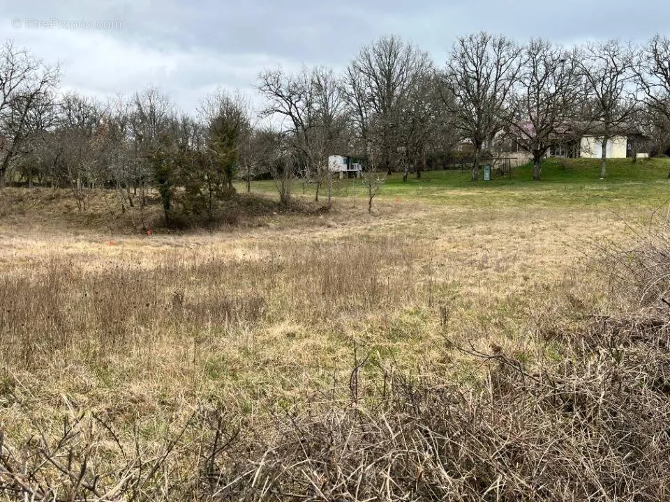 Aed - 803 m² Plot with View in Béduer