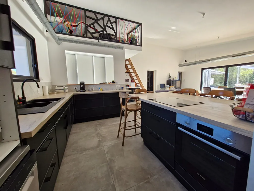 Cuisine - Maison Contemporaine avec Jardin à Aizenay