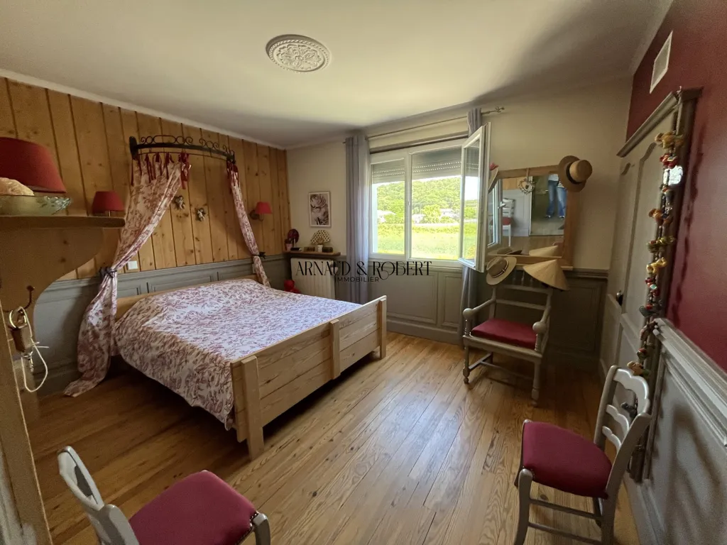 Chambres - Villa avec Piscine à Savasse