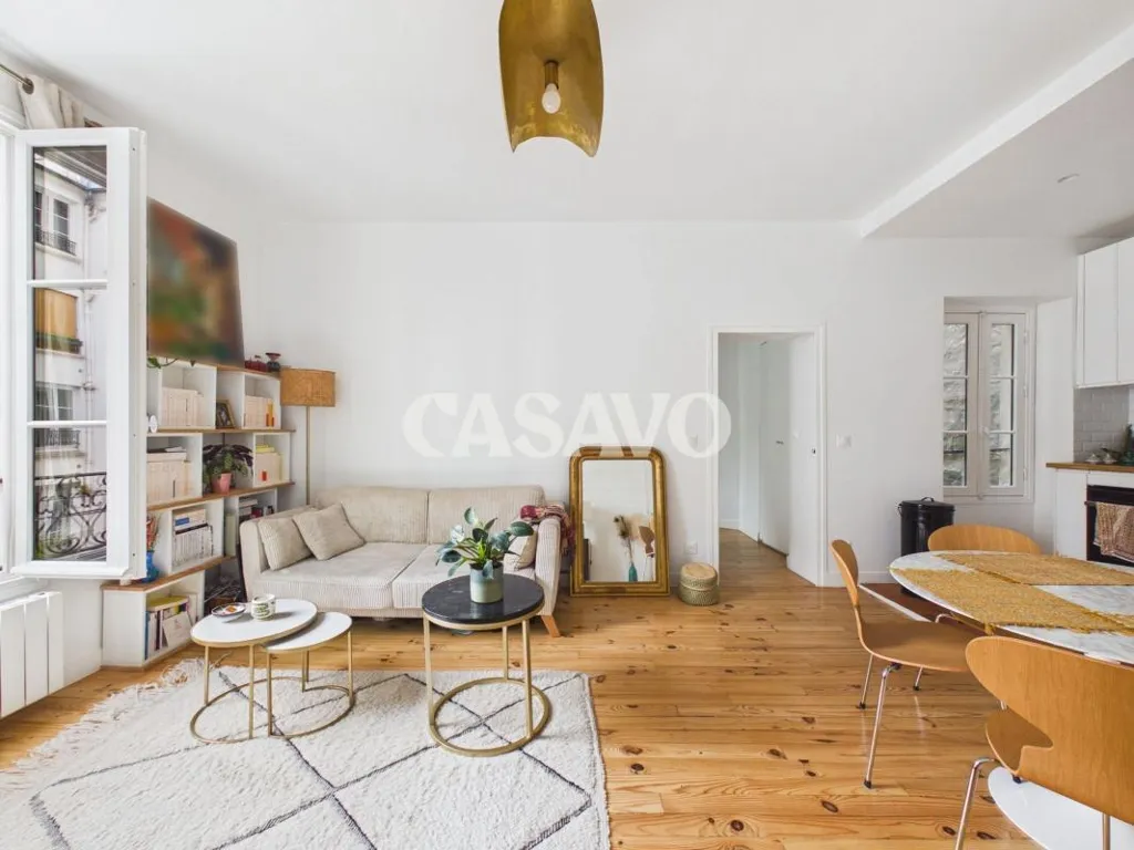Séjour - Appartement 2 Pièces avec Cour Arborée à Paris 10ᵉ