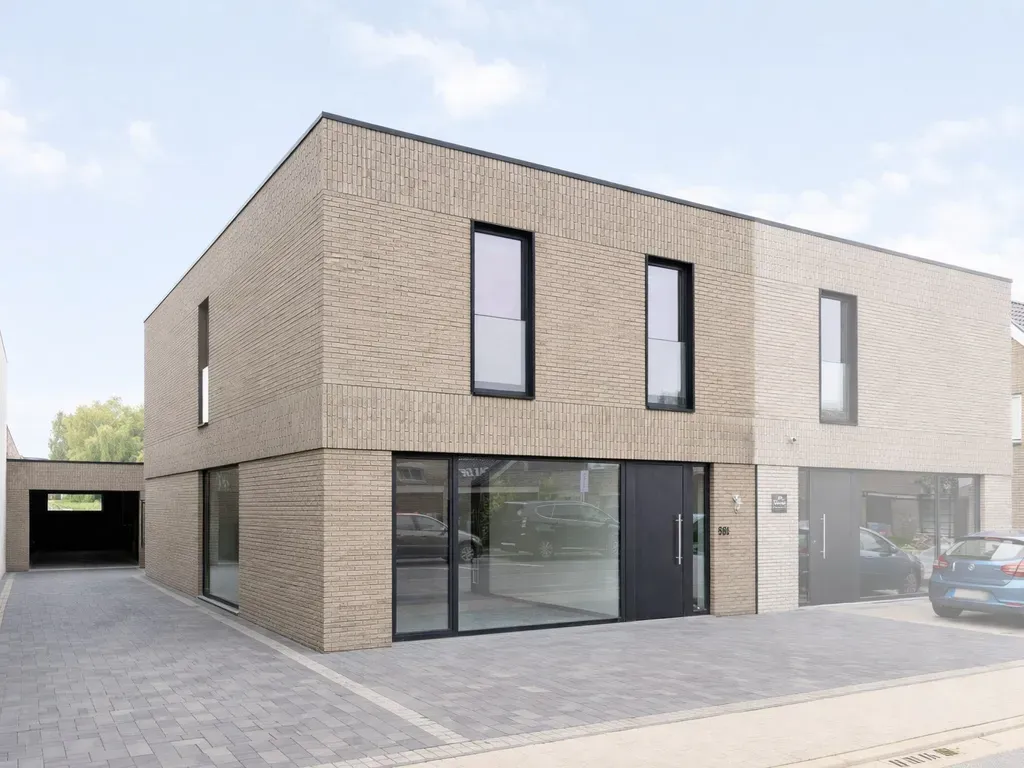 Extérieur - Maison Énergétique avec Garage à Tielt