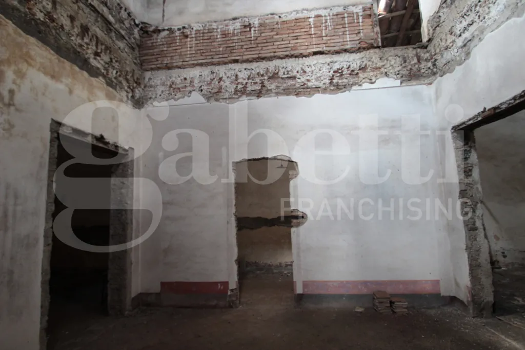 Toad - Villa to Renovate with Garden in Mascalucia