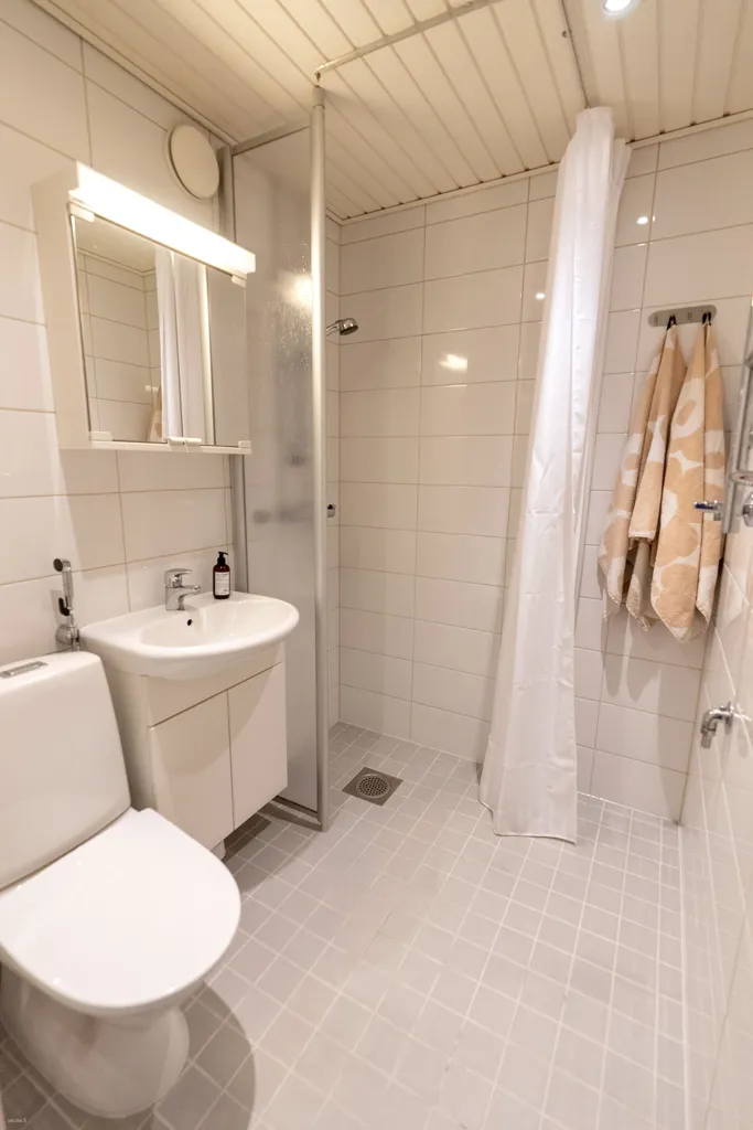 Vannitoad - Modern Studio Flat with Balcony in Lauttasaari