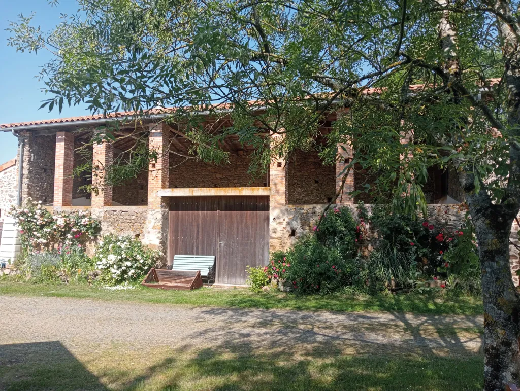 Giardino - Restored Farmhouse with Pool in Isolated Setting