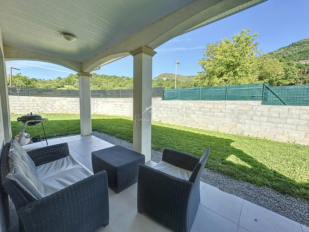 Terrass - Modern Villa with Terrace near Millau