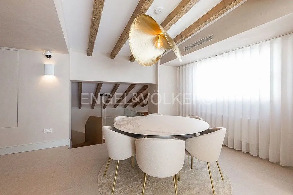 Söögituba - Renovated Penthouse with Terraza in La Seu
