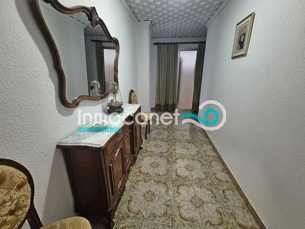 Esik - Apartment with Balcony and Terrace in Oliva