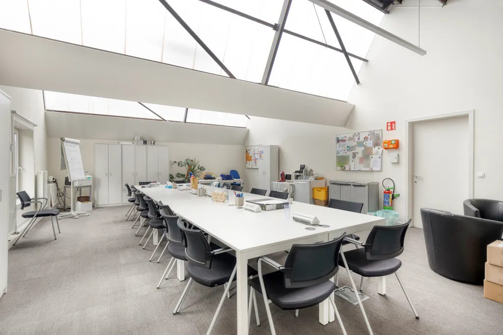 Bureau - Kantoor avec Services dans le Centre d'Intraxie à Rumbeke