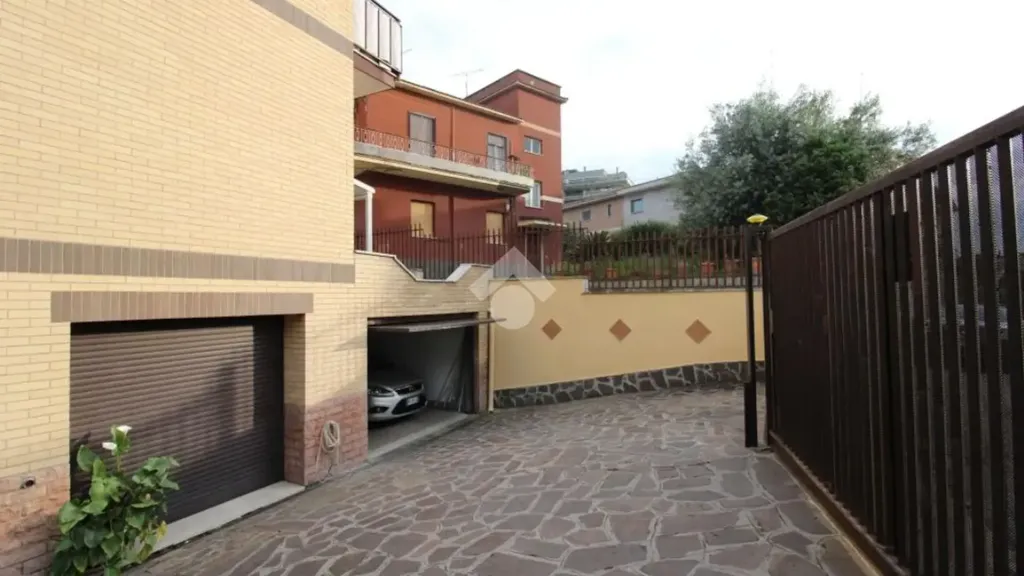Esterno - Armed Studio with Garden in Labaro, Rome