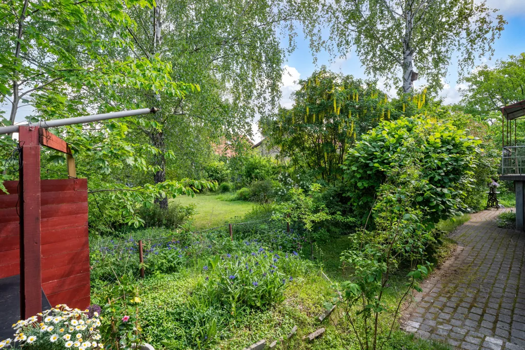 Giardino - Charming 1940s Villa with Garden in Sundby
